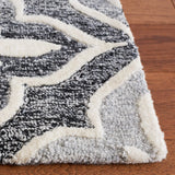 Safavieh Metro 4'-0" x 6'-0" Rug in Black / Ivory