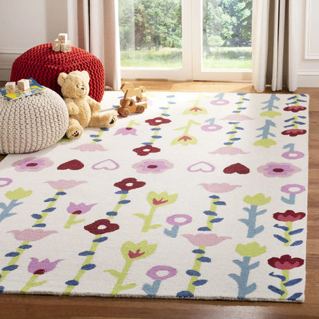 Safavieh Safavieh Kids 4'-0" x 6'-0" Rug in Ivory / Pink