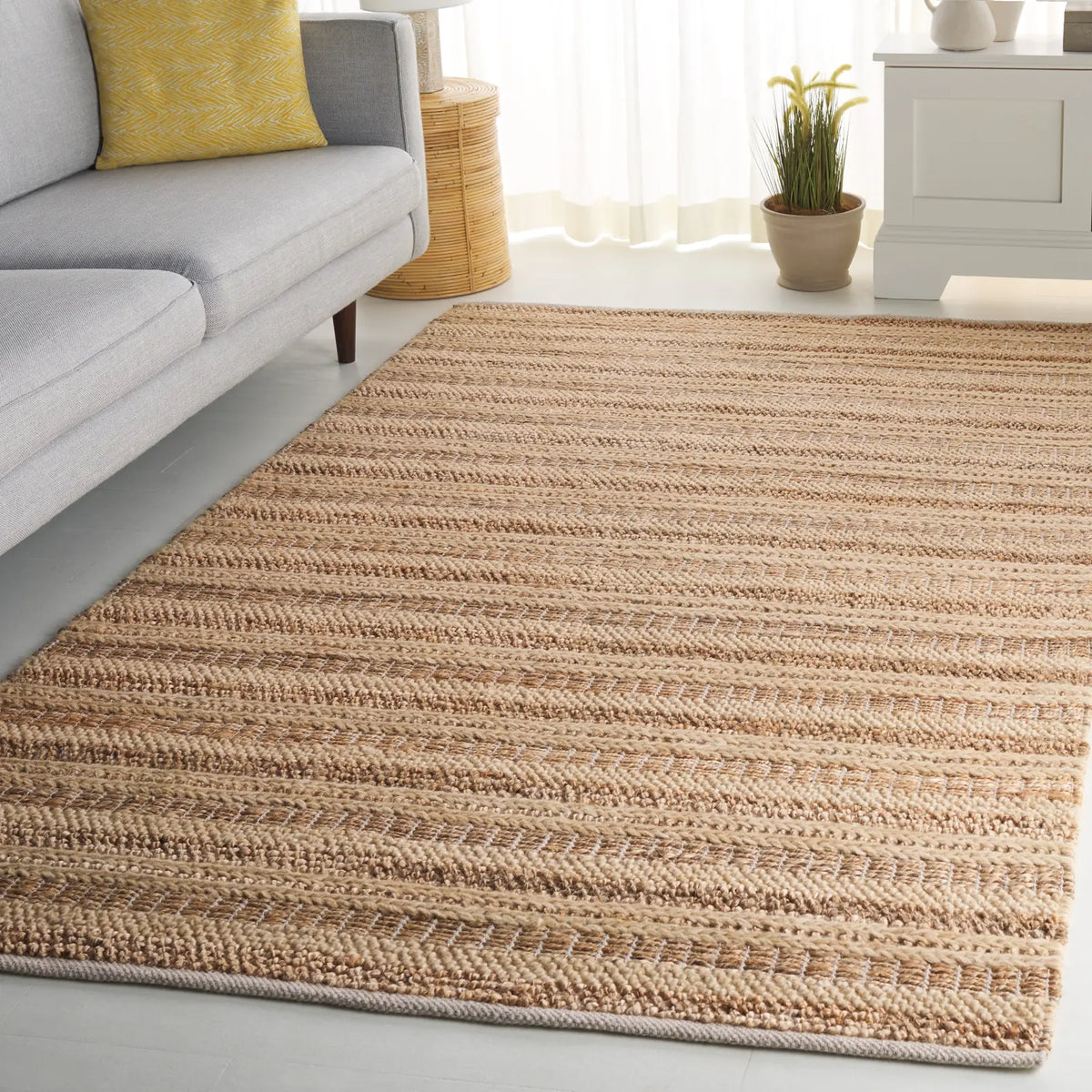 Safavieh Natura 4'-0" x 6'-0" Rug in Natural / Beige