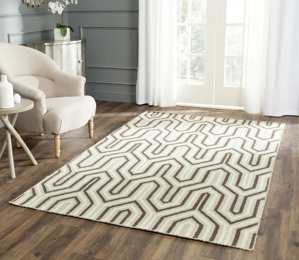 Safavieh Dhurries 4'-0" x 6'-0" Rug in Grey / Multi
