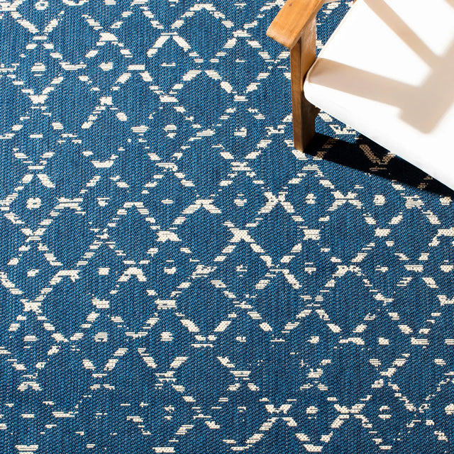 Safavieh Courtyard 4'-5" x 6'-5" Rug in Navy / Ivory