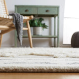 Safavieh Casablanca 4'-0" x 6'-0" Rug in Grey / Ivory