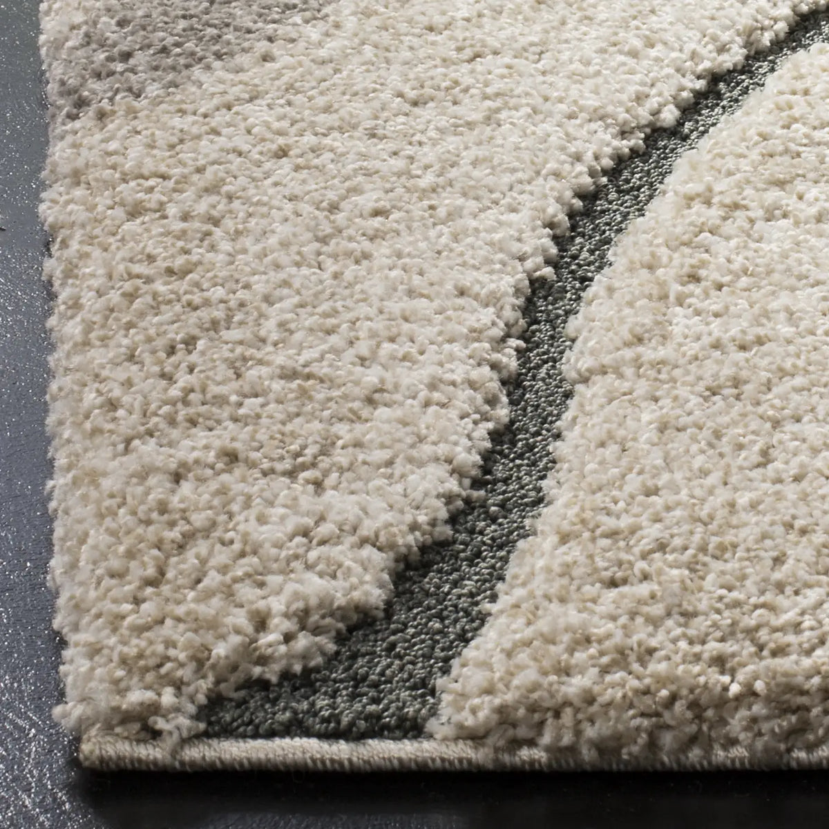 Safavieh Florida Shag 4'-0" x 6'-0" Rug in Cream / Light Blue