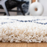 Safavieh Hudson Shag 4'-0" x 6'-0" Rug in Ivory / Navy