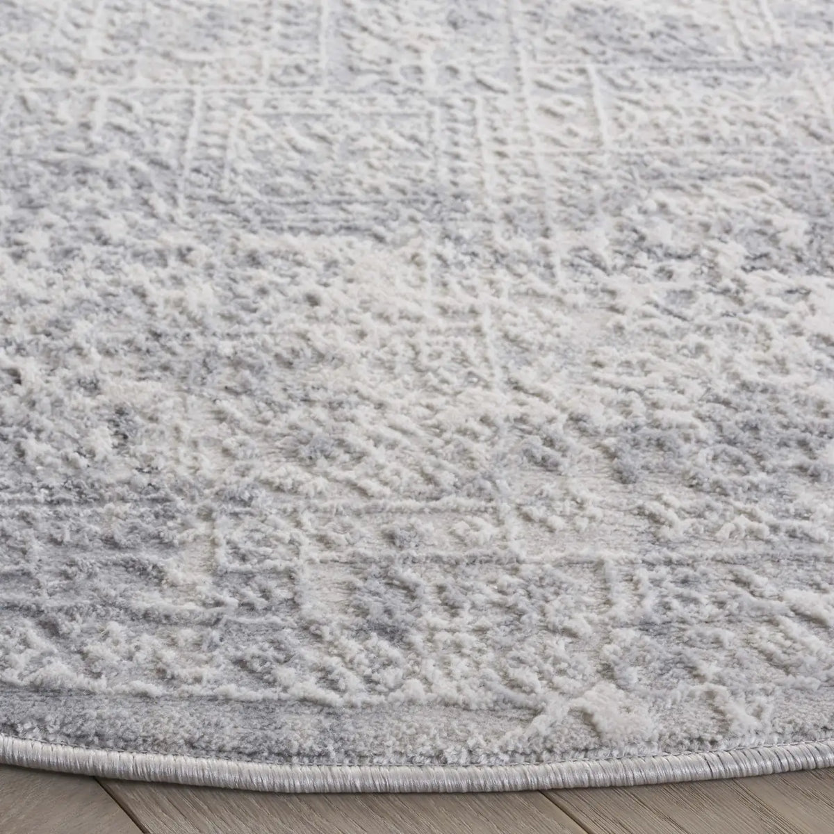 Safavieh Hanna 6'-7" x 6'-7" Rug in Ivory / Light Grey