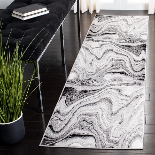 Safavieh Amelia 2'-0" x 8'-0" Rug in Light Grey / Ivory