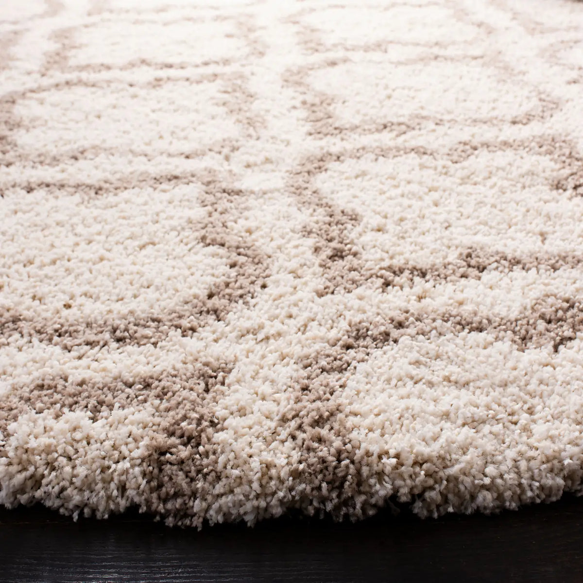 Safavieh Hudson Shag 5'-3" x 5'-3" Rug in Ivory / Beige