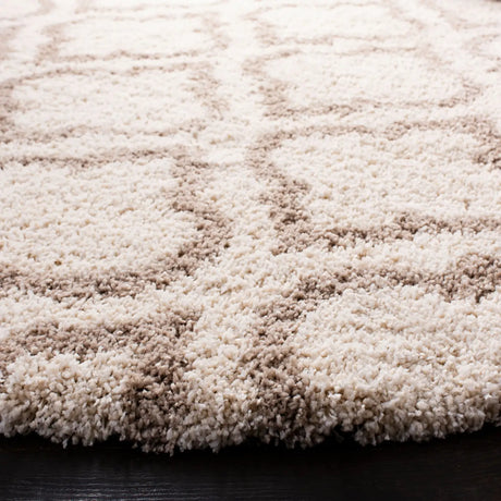 Safavieh Hudson Shag 5'-3" x 5'-3" Rug in Ivory / Beige