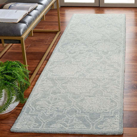 Safavieh Micro-Loop 2'-3" x 8'-0" Rug in Light Grey / Ivory