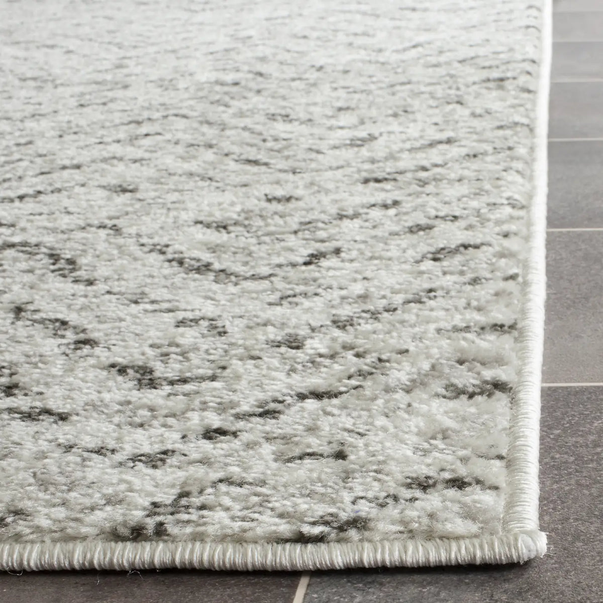 Safavieh Adirondack 2'-6" x 10'-0" Rug in Ivory / Charcoal
