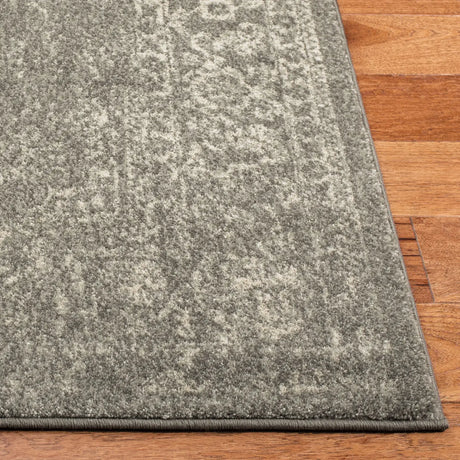 Safavieh Evoke 4'-0" x 6'-0" Rug in Silver / Ivory
