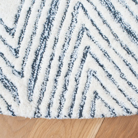Safavieh Abstract 6'-0" x 6'-0" Rug in Ivory / Charcoal