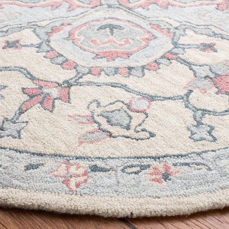 Safavieh Heritage 6'-0" x 6'-0" Rug in Beige / Blue
