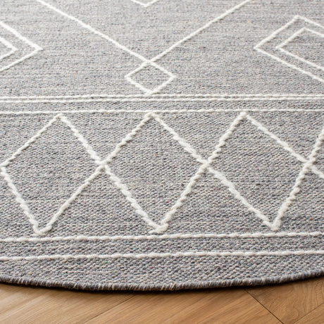 Safavieh Kilim 6'-0" x 6'-0" Rug in Grey / Ivory