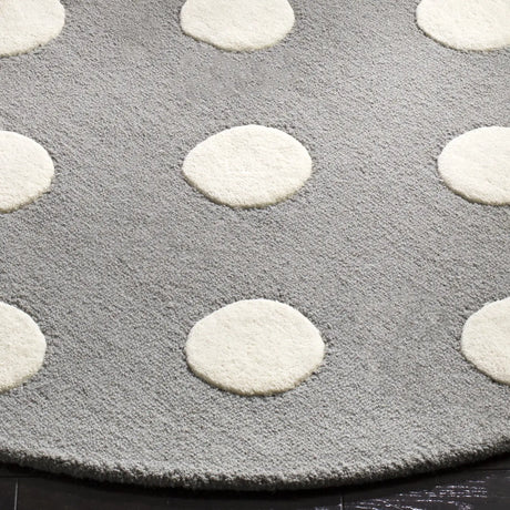 Safavieh Safavieh Kids 5'-0" x 5'-0" Rug in Grey / Ivory