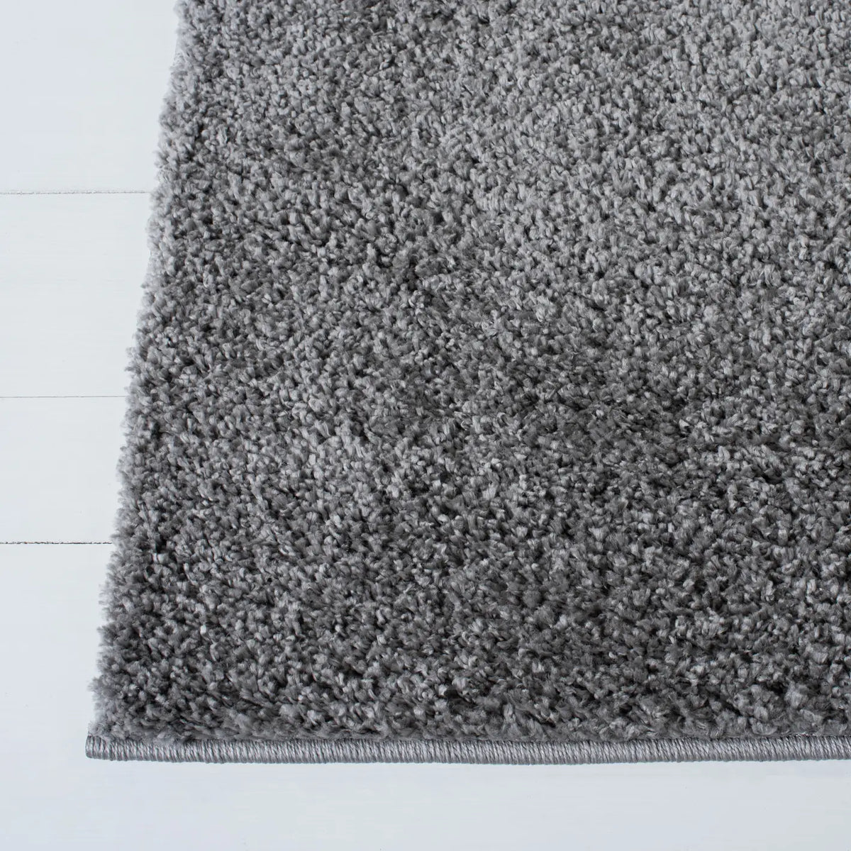 Safavieh August Shag 500 4'-0" x 6'-0" Rug in Grey