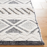 Safavieh Vermont 4'-0" x 6'-0" Rug in Ivory / Black