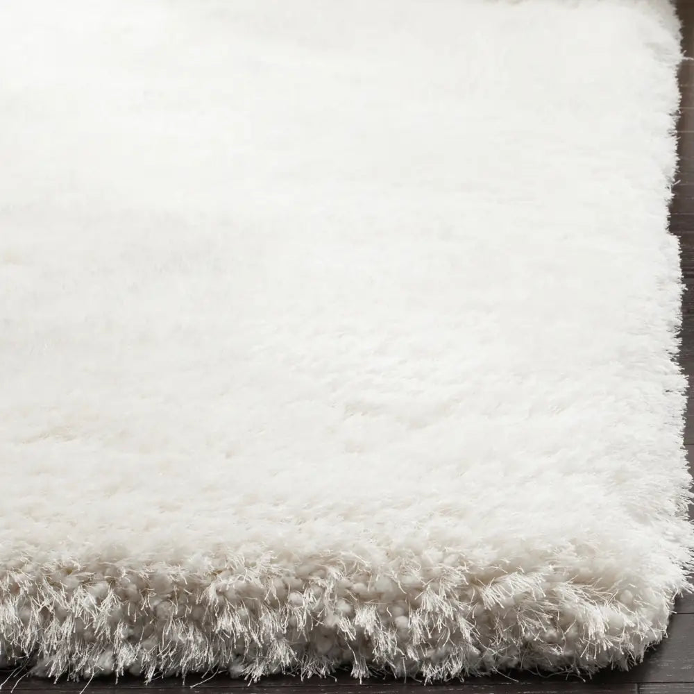 Safavieh Luxe Shag 5'-0" x 8'-0" Rug in Ivory