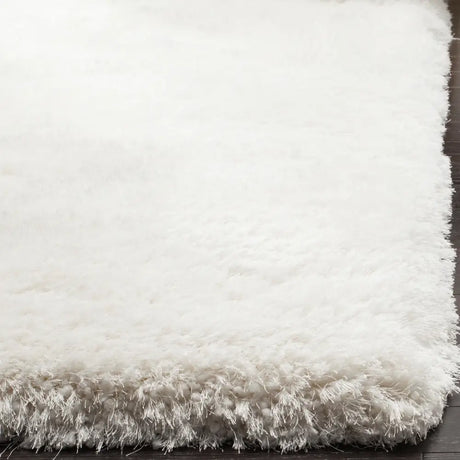 Safavieh Luxe Shag 5'-0" x 8'-0" Rug in Ivory
