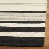 Safavieh Dhurries 5'-0" x 8'-0" Rug in Natural / Grey