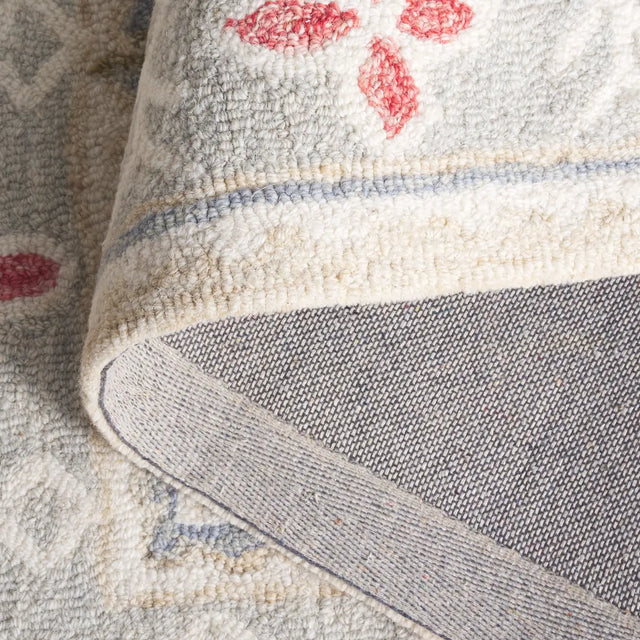 Safavieh Jardin 2'-3" x 8'-0" Rug in Beige / Pink