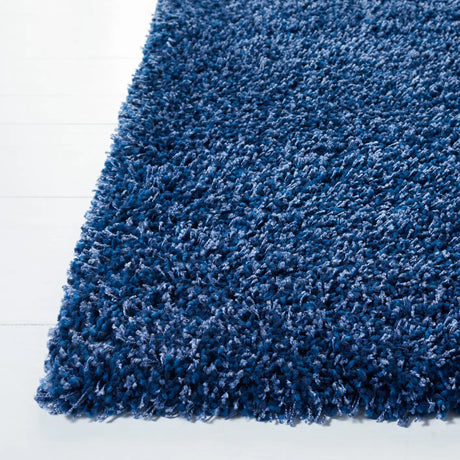 Safavieh Santa Monica Shag 5'-3" x 7'-6" Rug in Navy