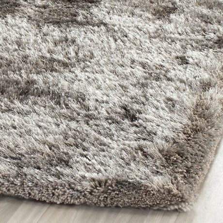 Safavieh Sg-Sbs-South Beach Shag 4'-0" x 6'-0" Rug in Silver