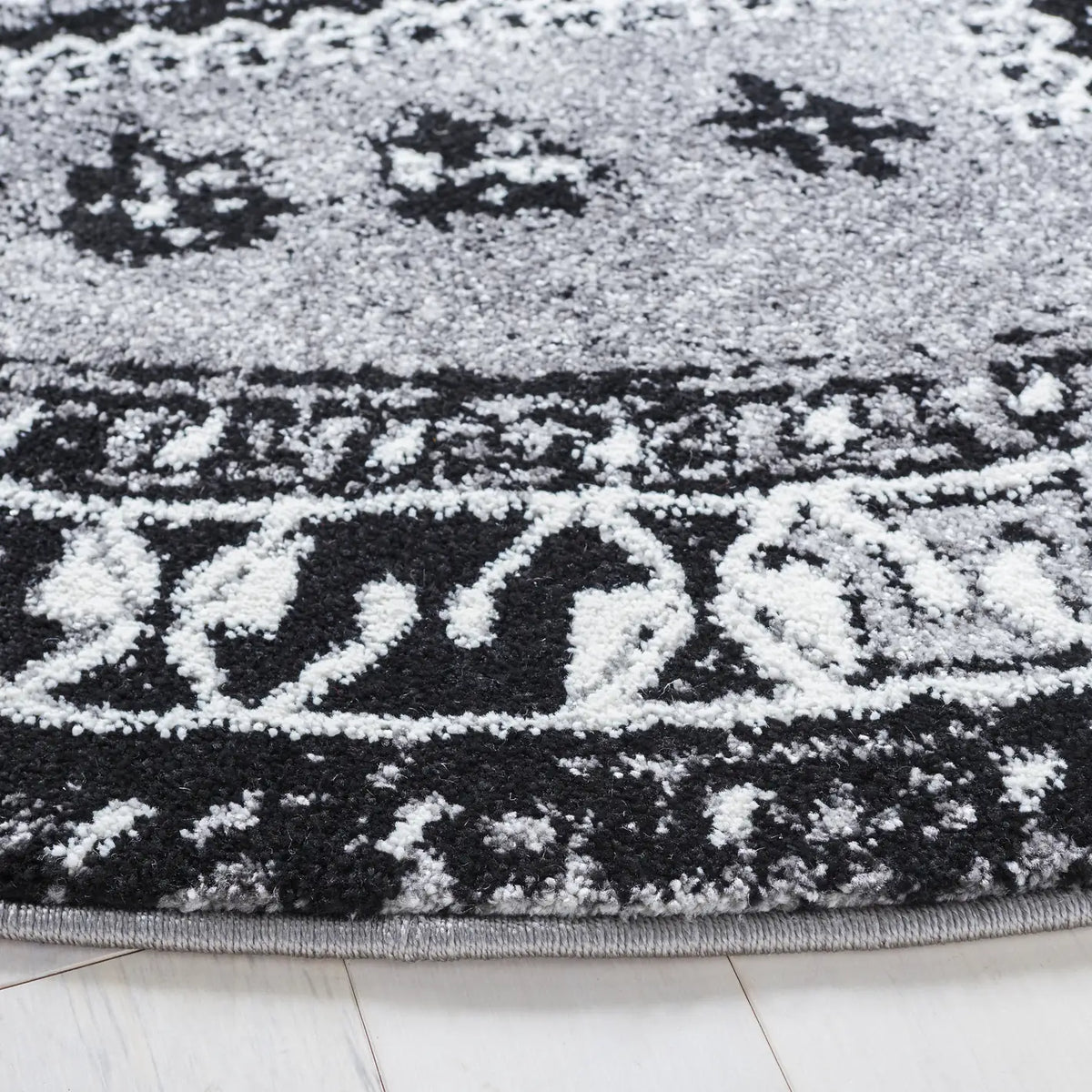Safavieh Vintage Hamadan 6'-7" x 6'-7" Rug in Grey / Black