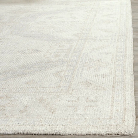 Safavieh Maharaja 5'-0" x 8'-0" Rug in Beige / Blue