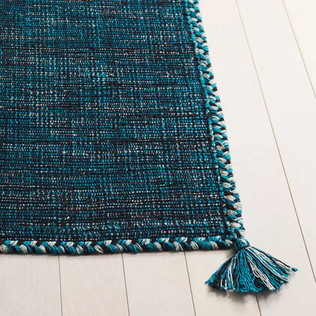 Safavieh Montauk 4'-0" x 6'-0" Rug in Blue / Black