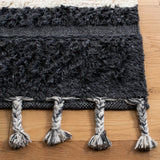 Safavieh Kenya 5'-0" x 8'-0" Rug in Ivory / Grey