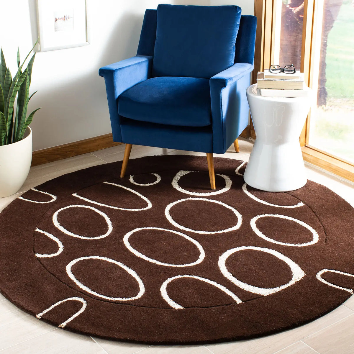 Safavieh Soho 6'-0" x 6'-0" Rug in Brown / Ivory