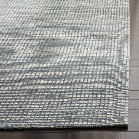 Safavieh Marbella 4'-0" x 6'-0" Rug in Blue / Ivory