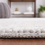 Safavieh Martha Stewart 4'-0" x 6'-0" Rug in Ivory / Light Grey