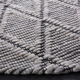 Safavieh Marbella 6'-0" x 6'-0" Rug in Light Grey / Black