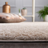 Safavieh Tahoe Shag 4'-0" x 6'-0" Rug in Beige