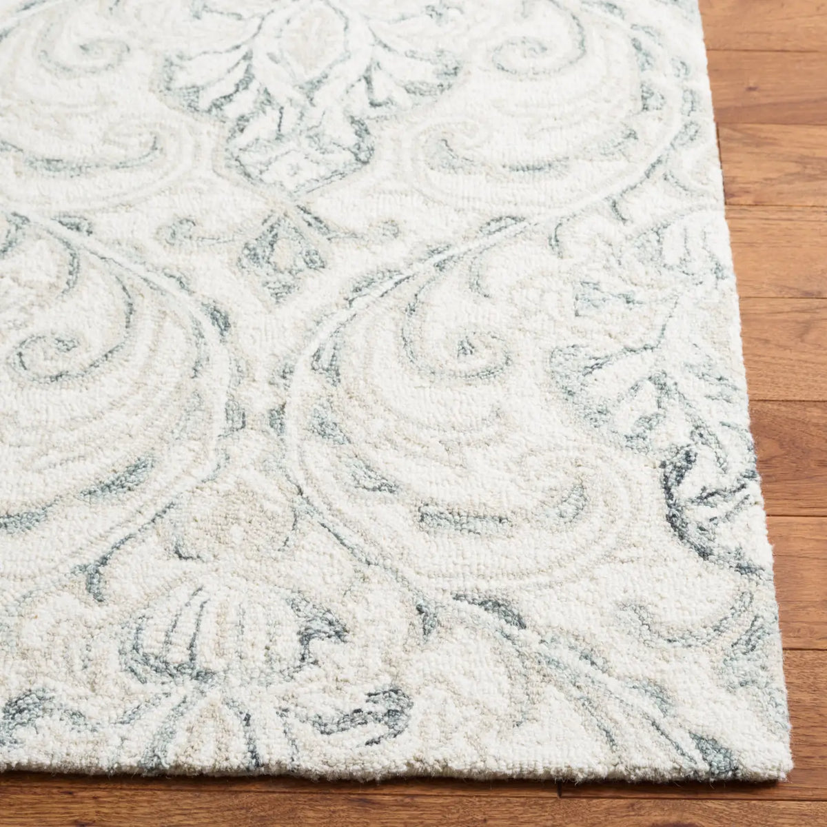 Safavieh Micro-Loop 5'-0" x 8'-0" Rug in Ivory / Grey