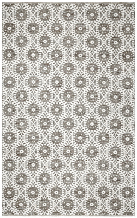 Safavieh Montauk 5'-0" x 8'-0" Rug in Charcoal / Ivory