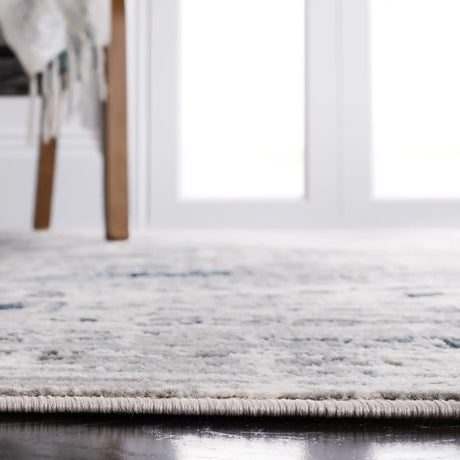 Safavieh Madison 800 4'-5" x 6'-5" Rug in Blue / Ivory