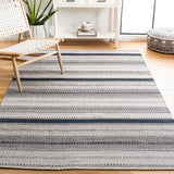 Safavieh Montauk 4'-0" x 6'-0" Rug in Grey / Black
