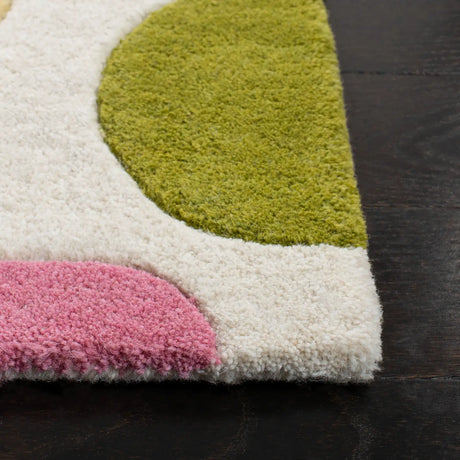 Safavieh Soho 5'-0" x 8'-0" Rug in Ivory / Multi