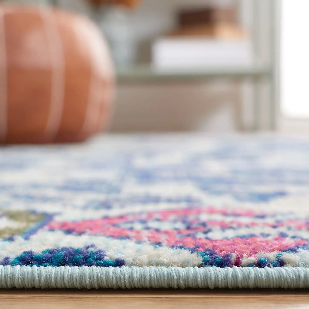 Safavieh Madison 4'-0" x 6'-0" Rug in Navy / Ivory