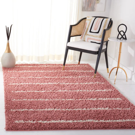 Safavieh Venus Shag 600 4'-0" x 6'-0" Rug in Pink / Ivory