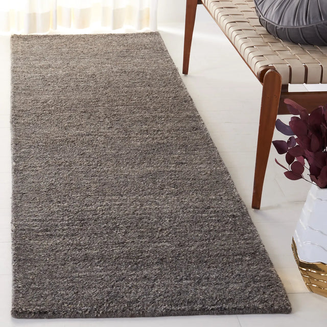 Safavieh Himalaya 2'-3" x 8'-0" Rug in Grey