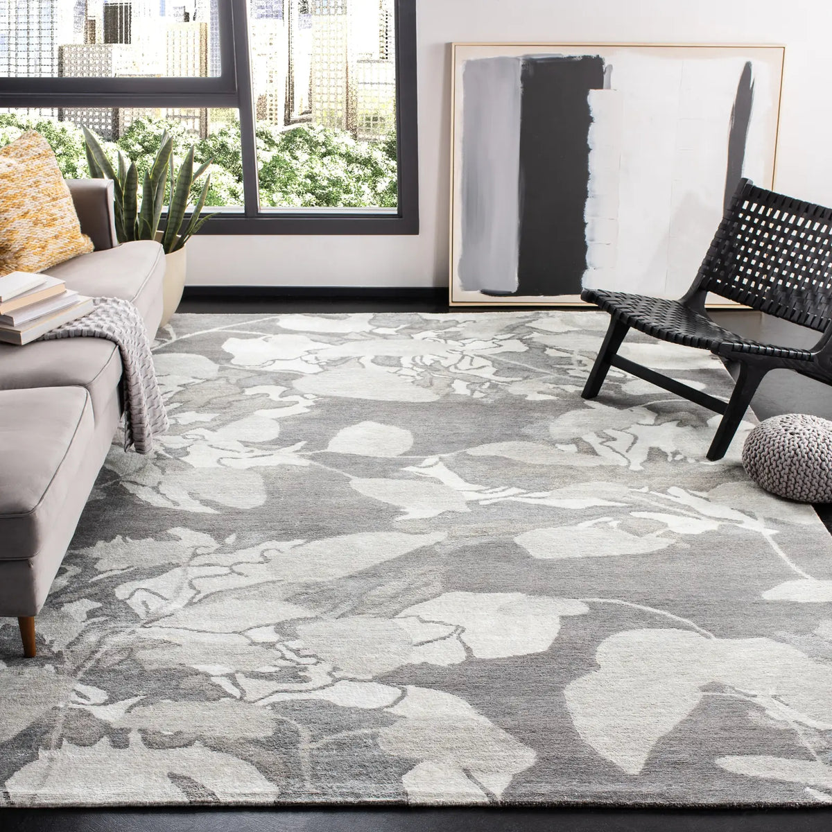 Safavieh Tibetan 10'-0" x 14'-0" Rug in Silver