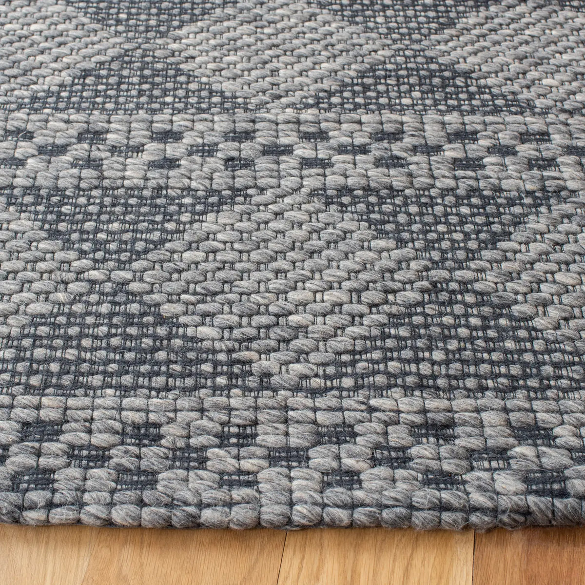 Safavieh Marbella 7'-0" x 7'-0" Rug in Dark Grey