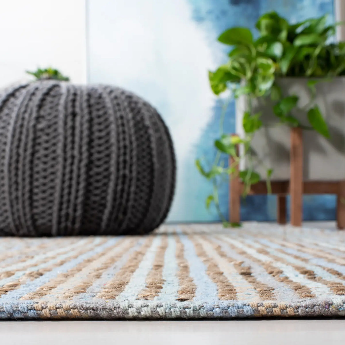 Safavieh Cape Cod 4'-0" x 6'-0" Rug in Grey