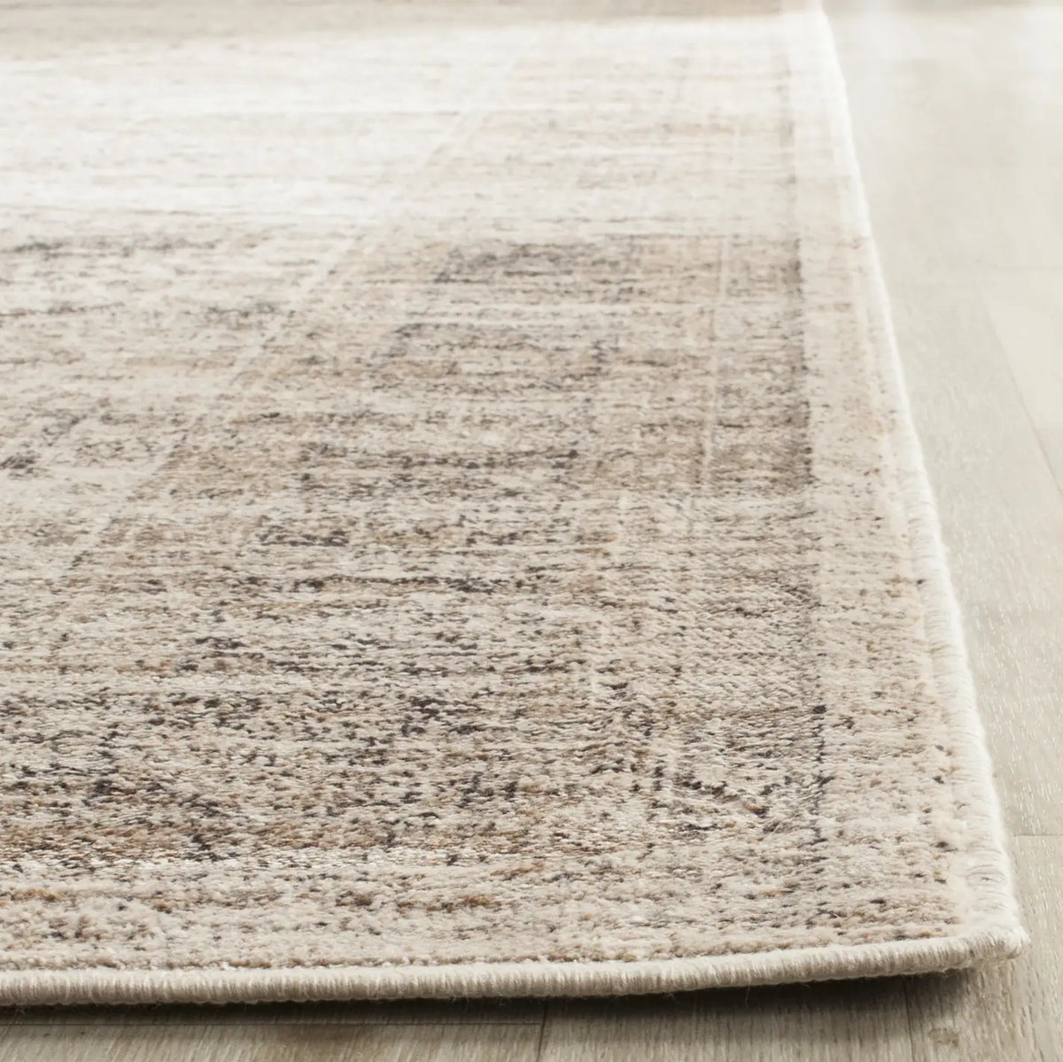 Safavieh Vintage 4'-0" x 5'-7" Rug in Stone