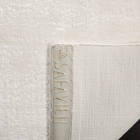 Safavieh Mirage 5'-0" x 8'-0" Rug in White