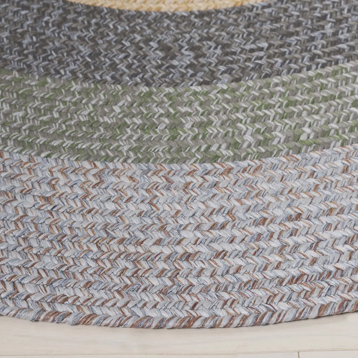 Safavieh Braided 5'-0" x 5'-0" Rug in Grey / Green